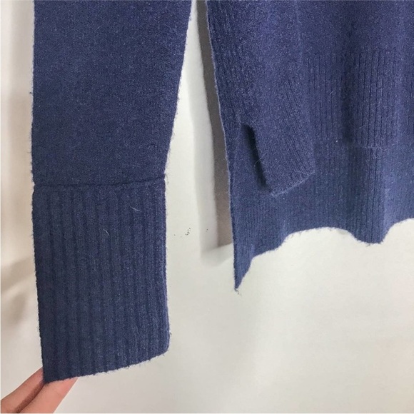 J. CREW V Neck Split Hem - Picture 4 of 10